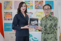 Menteri Pariwisata RI Widiyanti Putri Wardhana melakukan pertemuan bilateral dengan Secretary-General ASEAN-Japan Centre (AJC), Dr. Kunihiko “Chris” Hirabayashi, Tokyo (30/3/2026). (Foto: Kemenpar)