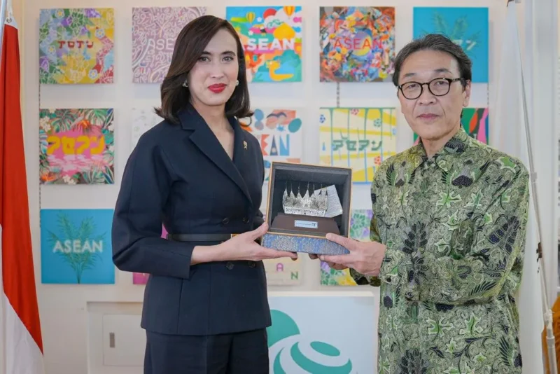 Menteri Pariwisata RI Widiyanti Putri Wardhana melakukan pertemuan bilateral dengan Secretary-General ASEAN-Japan Centre (AJC), Dr. Kunihiko “Chris” Hirabayashi, Tokyo (30/3/2026). (Foto: Kemenpar)