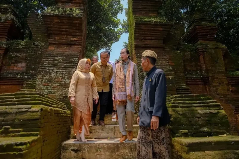 Menteri Pariwisata Widiyanti Putri Wardhana meninjau destinasi wisata di Cirebon, Jawa Barat. (Foto: Kemenpar)