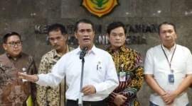 Mentan Amran Sulaiaman dalam konferensi pers di Kantor Pusat Kementerian Pertanian, Jumat (6/3/2026). (Foto: Kementan)