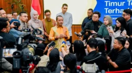 Menteri Energi dan Sumber Daya Mineral (ESDM) Bahlil Lahadalia dalam keterangan pers di Jakarta, Selasa (3/3). (Foto: Kementerian ESDM)