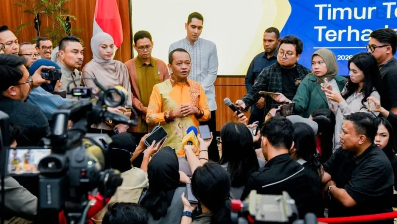 Menteri Energi dan Sumber Daya Mineral (ESDM) Bahlil Lahadalia dalam keterangan pers di Jakarta, Selasa (3/3). (Foto: Kementerian ESDM)