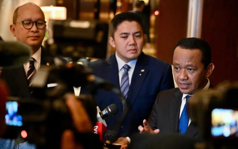 Menteri Energi dan Sumber Daya Mineral (ESDM) Bahlil Lahadalia saat kunjungan kerja di Tokyo, Jepang, Senin (30/3). (Foto: BPMI Setpres)