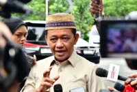 Menteri Energi dan Sumber Daya Mineral (ESDM) Bahlil Lahadalia memberikan keterangan pers kepada wartawan di kompleks Istana Negara. (Foto: BPMI Setpres)