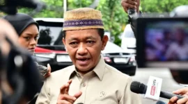 Menteri Energi dan Sumber Daya Mineral (ESDM) Bahlil Lahadalia memberikan keterangan pers kepada wartawan di kompleks Istana Negara. (Foto: BPMI Setpres)