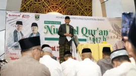 Gubernur Sumbar Mahyeldi saat peringatan Nuzulul Qur’an di Masjid Raya Syekh Ahmad Khatib Al Minangkabawi, Kota Padang, Minggu (8/3/2026). (Foto: ADPSB)