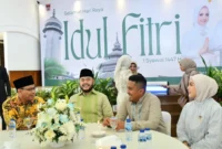 Wali Kota Padang, Fadly Amran menggelar Open House Idul Fitri 1447 H di kediaman resmi Wali Kota, Sabtu (21/3/2026). (Foto: Prokopim Padang)