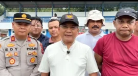 Bupati Padang Pariaman, John Kenedy Azis memberikan keterangan pers. (Foto: Diskominfo Padang Pariaman)