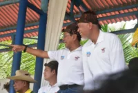 Gubernur Sumbar, Mahyeldi Ansharullah bersama Bupati Padang Pariaman, John Kenedy Azis menyaksikan Pacu Kudo 2026 di Duku Banyak, Balah Aia, Kecamatan VII Koto Sungai Sarik, Sabtu (28/3/2026). (Foto: Diskominfo Padang Pariaman)
