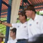 Gubernur Sumbar, Mahyeldi Ansharullah bersama Bupati Padang Pariaman, John Kenedy Azis menyaksikan Pacu Kudo 2026 di Duku Banyak, Balah Aia, Kecamatan VII Koto Sungai Sarik, Sabtu (28/3/2026). (Foto: Diskominfo Padang Pariaman)