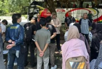 Wali Kota Padang Panjang, Hendri Arnis melepas peserta program Mama Papa Mudik Gratis 2026 di kampus Universitas Indonesia, Depok, Sabtu (14/3/2026). (Foto: Kominfo Padang Panjang)