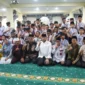 Wali Kota Padang, Fadly Amran menutup pelaksanaan Pesantren Ramadan 1447 H di Masjid Raya Al-Munawwarah, Kelurahan Surau Gadang, Kecamatan Nanggalo, Minggu (15/3/2026). (Foto: Prokopim Padang)