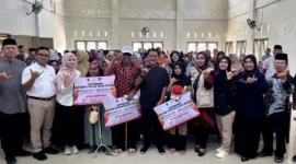 Penyaluran BSSE Tahun 2026 kepada 1.173 Keluarga Penerima Manfaat (KPM) di Padang Pariaman, Sabtu (28/2/2026). (Foto: Diskominfo Padang Panjang)
