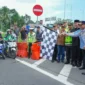 Peresmian penerapan one way ditandai dengan pelepasan kendaraan oleh Gubernur bersama Kapolda Sumbar didampingi unsur Forkopimda, Kamis (19/3). (Foto: ADPSB)