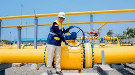 Wakil Menteri Energi dan Sumber Daya Mineral (ESDM), Yuliot meresmikan Pengaliran Gas Bumi (Gas-In) Pipa Cisem 2 di Batang, Jawa Tengah, Rabu (18/3). (Foto: Kementerian ESDM)