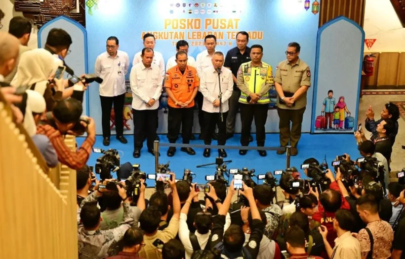 Menteri Perhubungan (Menhub) Dudy Purwagandhi membuka Posko Pusat Angkutan Lebaran Terpadu 2026 di Kantor Pusat Kemenhub RI, Jumat (13/3/2026). (Foto: Kemenhub) 