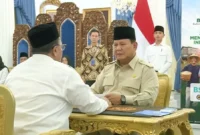 Presiden Prabowo berzakat di Istana Negara. (Foto: Kemenag)