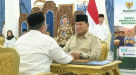 Presiden Prabowo berzakat di Istana Negara. (Foto: Kemenag)