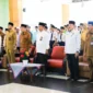 Wakil Wali Kota Padang, Maigus Nasir membuka Remaja Masjid Agung Nurul Iman (REMNI) Festival 2026 di Lantai II Masjid Agung Nurul Iman, Selasa (10/3/2026). (Foto: Prokopim Padang)