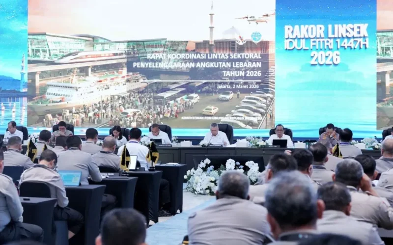 Menhub Dudy Purwagandhi menghadiri Rapat Koordinasi Lintas Sektor Angkutan Lebaran 2026 di STIK Lemdiklat Polri, Senin (2/3). (Foto: Kemenhub)