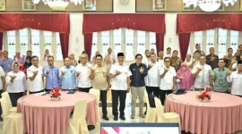Gubernur Sumbar Mahyeldi Ansharullah menghadiri Rapat Pleno Tim Percepatan Akses Keuangan Daerah (TPAKD) di Auditorium Gubernuran Sumbar, Rabu (4/3/2026). (Foto: ADPSB)