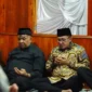 Bupati Tanah Datar Eka Putra menghadiri acara doa bersama dalam rangka prosesi menaiki Rumah Gadang milik Wamenaker RI) Afriansyah Noor di Pagaruyung, Selasa (24/3/2026). (Foto: Prokopim Tanah Datar)