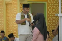 Wakil Gubernur Sumbar, Vasko Ruseimy saat Safari Ramadan di Masjid Raya Desa Taluk, Kota Pariaman, Rabu (4/3/2026). (Foto: ADPSB)