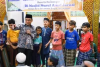 Wakil Wali Kota Padang, Maigus Nasir mengunjungi Masjid Nurul Amal Jaruai, Kelurahan Bungus Barat, Kecamatan Bungus Teluk Kabung, Kamis (12/3/2026). (Foto: Prokopim Padang)