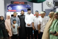 Wali Kota Padang, Fadly Amran Safari Subuh Ramadan ke Surau Kumango, Kelurahan Pasa Gadang, Kecamatan Padang Selatan, Sabtu (14/3/2026). (Foto: Prokopim Padang)