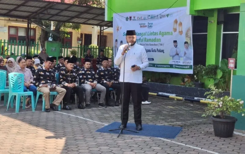 Wali Kota Padang Fadly Amran membuka program kolaboratif “Selasar Hangat Lintas Agama x Joyful Ramadan” di Kantor Kemenag Padang, Kamis (12/3/2026). (Foto: Diskominfo Padang)