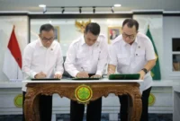 Kementerian Pertanian, Kementerian Pendidikan Tinggi, Sains, dan Teknologi, serta BRIN menandatangani kesepakatan bersama untuk memperkuat sinergi riset dan inovasi di sektor pertanian. (Foto: Kementan)