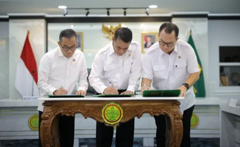 Kementerian Pertanian, Kementerian Pendidikan Tinggi, Sains, dan Teknologi, serta BRIN menandatangani kesepakatan bersama untuk memperkuat sinergi riset dan inovasi di sektor pertanian. (Foto: Kementan)