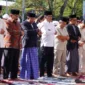 Bupati Tanah Datar Eka Putra melaksanakan Shalat Id di Lapangan Cindua Mato, Batusangkar, Jumat (20/3/2026). (Foto: Prokopim Tanah Datar)