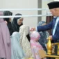Gubernur Sumbar, Mahyeldi Ansharullah menggelar Subuh Mubarakah di Masjid Jami’ Padang Sibusuk, Kecamatan Kupitan, Senin (2/3/2026). (Foto: ADPSB)