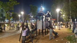 Taman Rimbo Kaluang menjadi salah satu lokasi yang ramai dikunjungi warga selama libur Lebaran 1447 Hijriah. (Foto: Diskominfo Padang)
