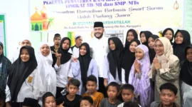 Wali Kota Padang Fadly Amran mengunjungi Mushala Mardhatillah, Kecamatan Nanggalo, Kamis (12/3/2026). (Foto: Prokopim Padang)