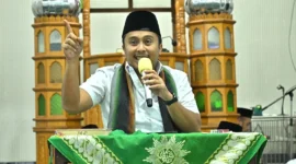 Wakil Gubernur Sumbar Vasko Ruseimy saat Safari Ramadan di Masjid Raya Pasar Pulau Punjung, Selasa (10/3/2026). (Foto: ADPSB)