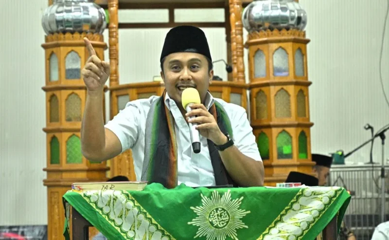 Wakil Gubernur Sumbar Vasko Ruseimy saat Safari Ramadan di Masjid Raya Pasar Pulau Punjung, Selasa (10/3/2026). (Foto: ADPSB)