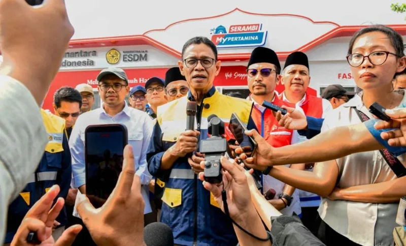 Wakil Menteri Energi dan Sumber Daya Mineral (ESDM), Yuliot Tanjung memberikan keterangan pers. (Foto: Kementerian ESDM)