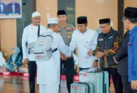 Wali Kota Solok Ramadhani Kirana Putra membuka kegiatan Bimbingan Manasik Haji bagi calon jemaah haji Kota Solok di Masjid Agung Al-Muhsinin, Sabtu (28/3/2026). (Foto: Prokopim Solok)