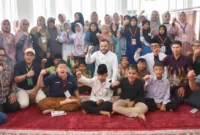 Wali Kota Padang Fadly Amran meninjau pelaksanaan Pesantren Ramadan 1447 H di Musala Al-Kautsar, Komplek Bukit Belimbing Indah–Villa Mahameru Indah, Kuranji, Minggu (1/3/2026). (Foto: Prokopim Padang)