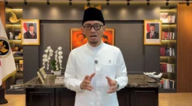 Wakil Menteri Haji dan Umrah (Kemenhaj) RI, Dahnil Anzar Simanjuntak mengimbau jemaah umrah yang akan berangkat dalam waktu dekat untuk menunda keberangkatannya. (Foto: Kemenhaj)