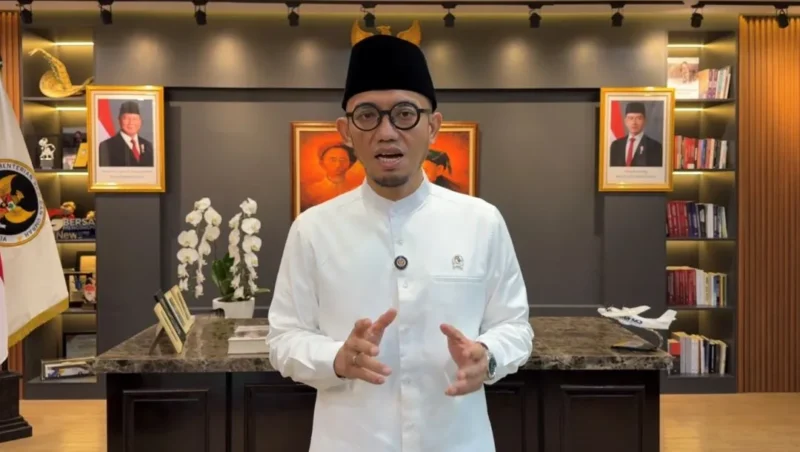 Wakil Menteri Haji dan Umrah (Kemenhaj) RI, Dahnil Anzar Simanjuntak mengimbau jemaah umrah yang akan berangkat dalam waktu dekat untuk menunda keberangkatannya. (Foto: Kemenhaj)