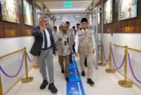 Wakil Menteri Haji dan Umrah RI, Dahnil Anzar Simanjuntak meninjau kesiapan layanan kesehatan haji di Makkah. (Foto: Kemenhaj)
