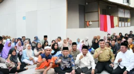 Wakil Wali Kota Padang, Maigus Nasir mengunjungi warga penyintas bencana hidrometeorologi di Kecamatan Pauh, Jumat (13/3/2026). (Foto: Prokopim Padang)