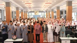 Wakil Wali Kota Padang Maigus Nasir menghadiri Wisuda Dauroh Ramadan Angkatan ke-12 Rumah Tahfidz Ahlul Quran di Bagindo Aziz Chan Youth Center, Jumat (13/03/2026). (Foto: Prokopim Padang)