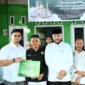 Wali Kota Padang Fadly Amran menghadiri menyerahan paket sembako oleh Yayasan Sosial Lebah Muda Indonesia, Minggu (15/3/2026). (Foto: Prokopim Padang)