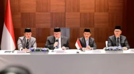 Menteri Koordinator Bidang Perekonomian, Airlangga Hartarto dalam konferensi pers secara hybrid dari Seoul, Republik Korea, Selasa (31/3/2026). (Foto: BPMI Setpres)