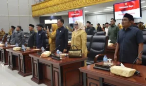 Anggota DPRD ikuti rapat Paripurna