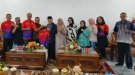 Panitia BOM Run 2026 melakukan audiensi dengan jajaran Pemko Padang di Kediaman Resmi Wakil Wali Kota, Jumat (10/4/2026). (Foto: Ist)